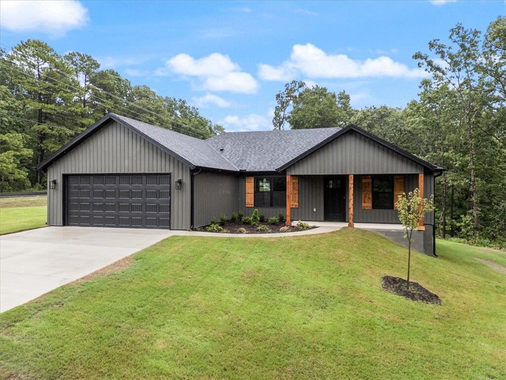 Property Photo: 1 Colne Lane AR 72714