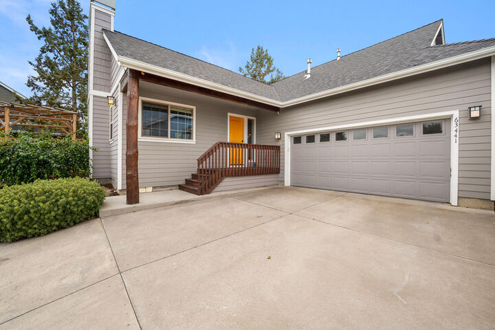 Property Photo: 63441 Ledgestone Court OR 97701
