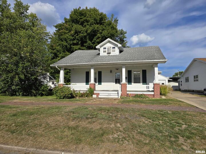 635 S 1st Avenue  Canton IL 61520 photo
