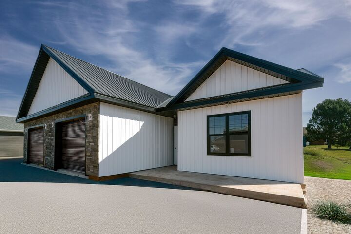 Property Photo:  84 St. Clair Street  PE C1N 0L2 