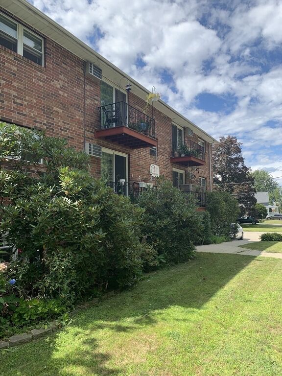 Property Photo: 70 Madison St 18 MA 01913