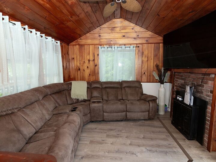Property Photo: 23 Canna Dr MA 01545