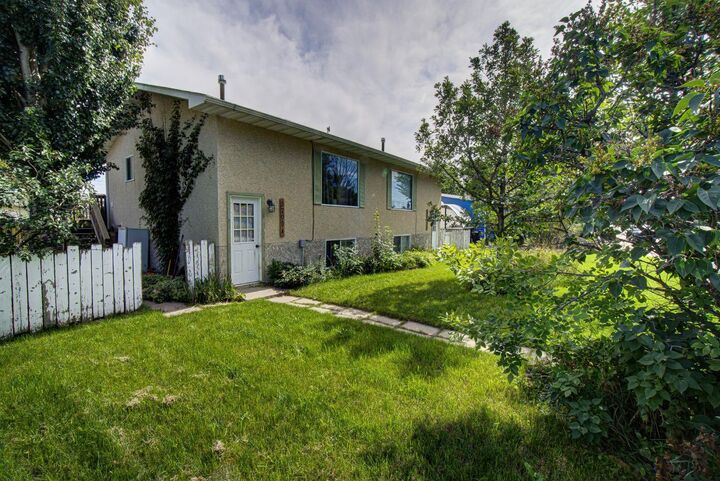 Property Photo: 5205 50 Street AB T0L 1Z0