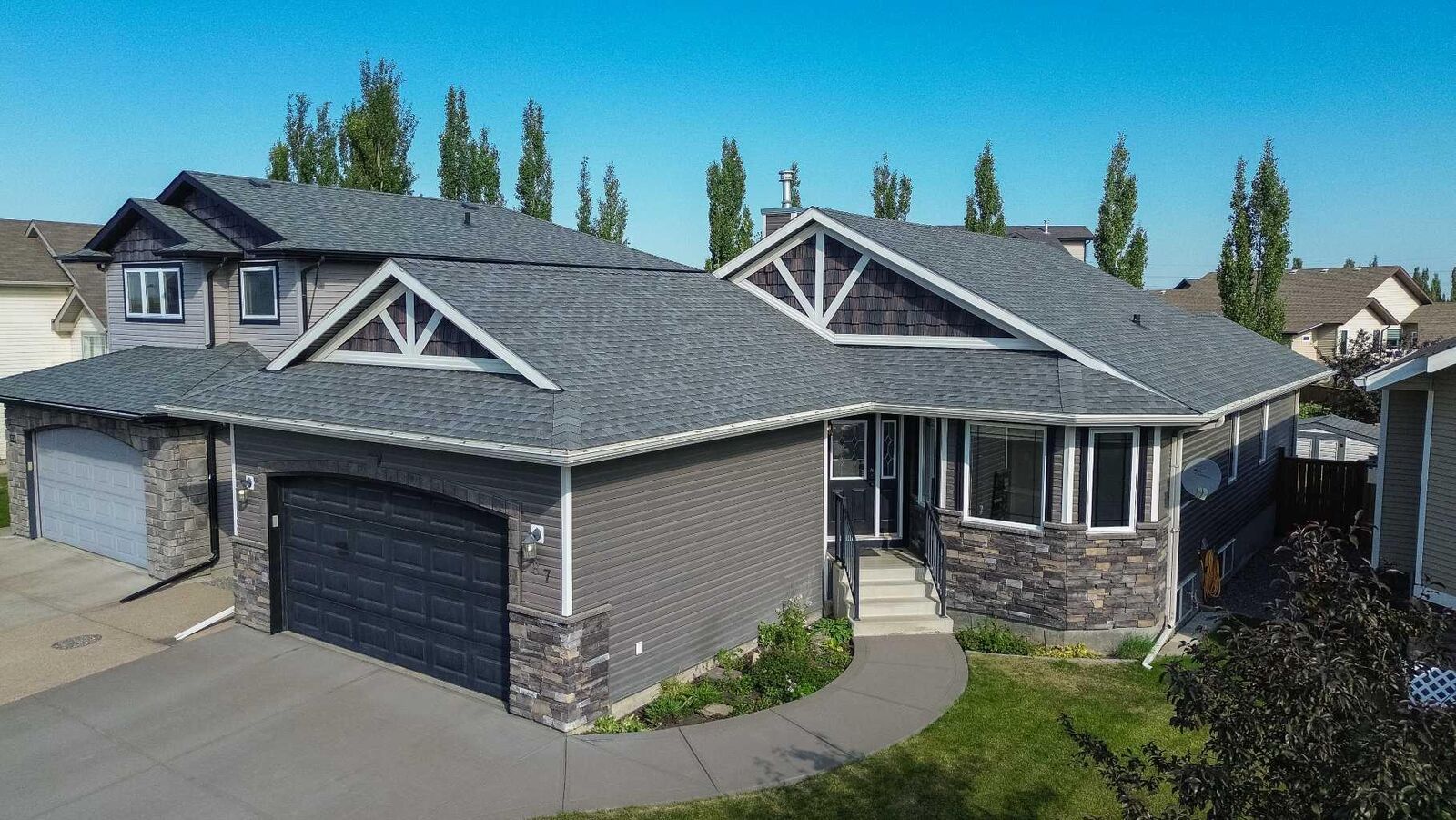 Property Photo: 87 Valentine Crescent AB T4R 0G1