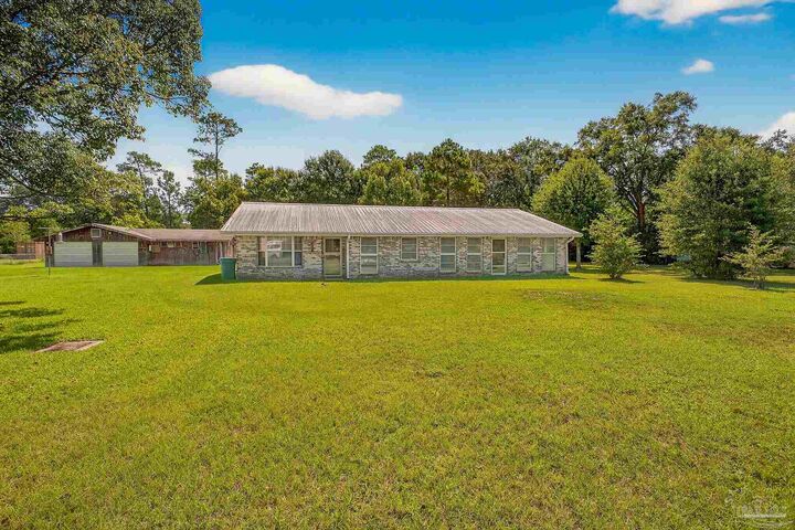 Property Photo: 9050 N Pasadena St FL 32534