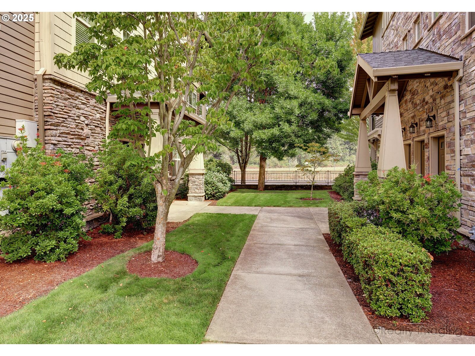 Property Photo: 734 NE Adwick Dr OR 97006
