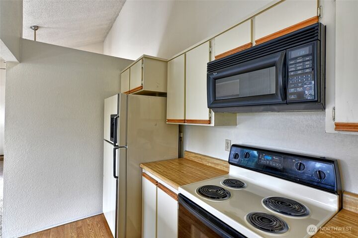 Property Photo: 820 E Cady Road E304 WA 98203