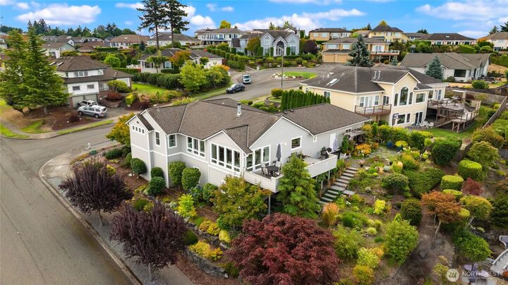 Property Photo:  5718  Pinnacle Court NE  WA 98422 