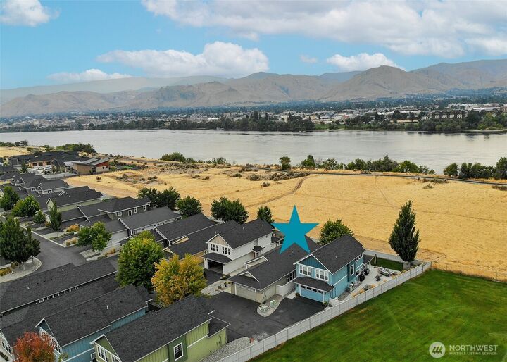 Property Photo: 2452 NW Columbia Avenue 22 WA 98802