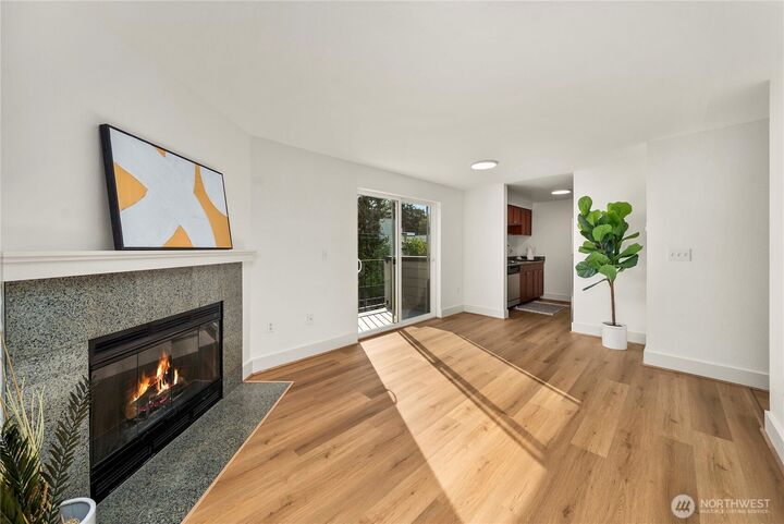 Property Photo: 4831 Fauntleroy Way SW 401 WA 98116