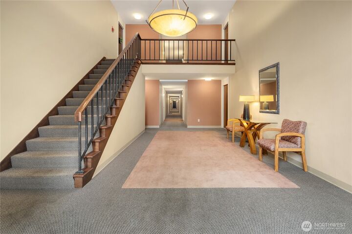 Property Photo: 11206 NE 68th Street 224 WA 98033