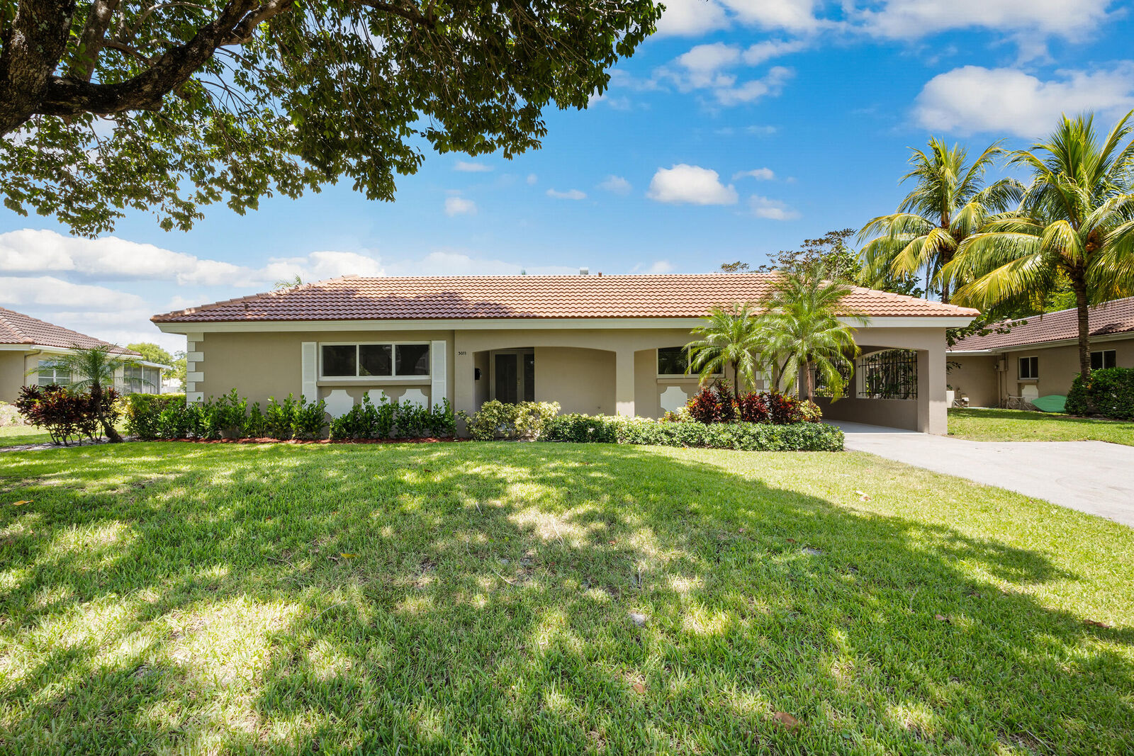 Property Photo: 3011 N Palm Aire Drive FL 33069
