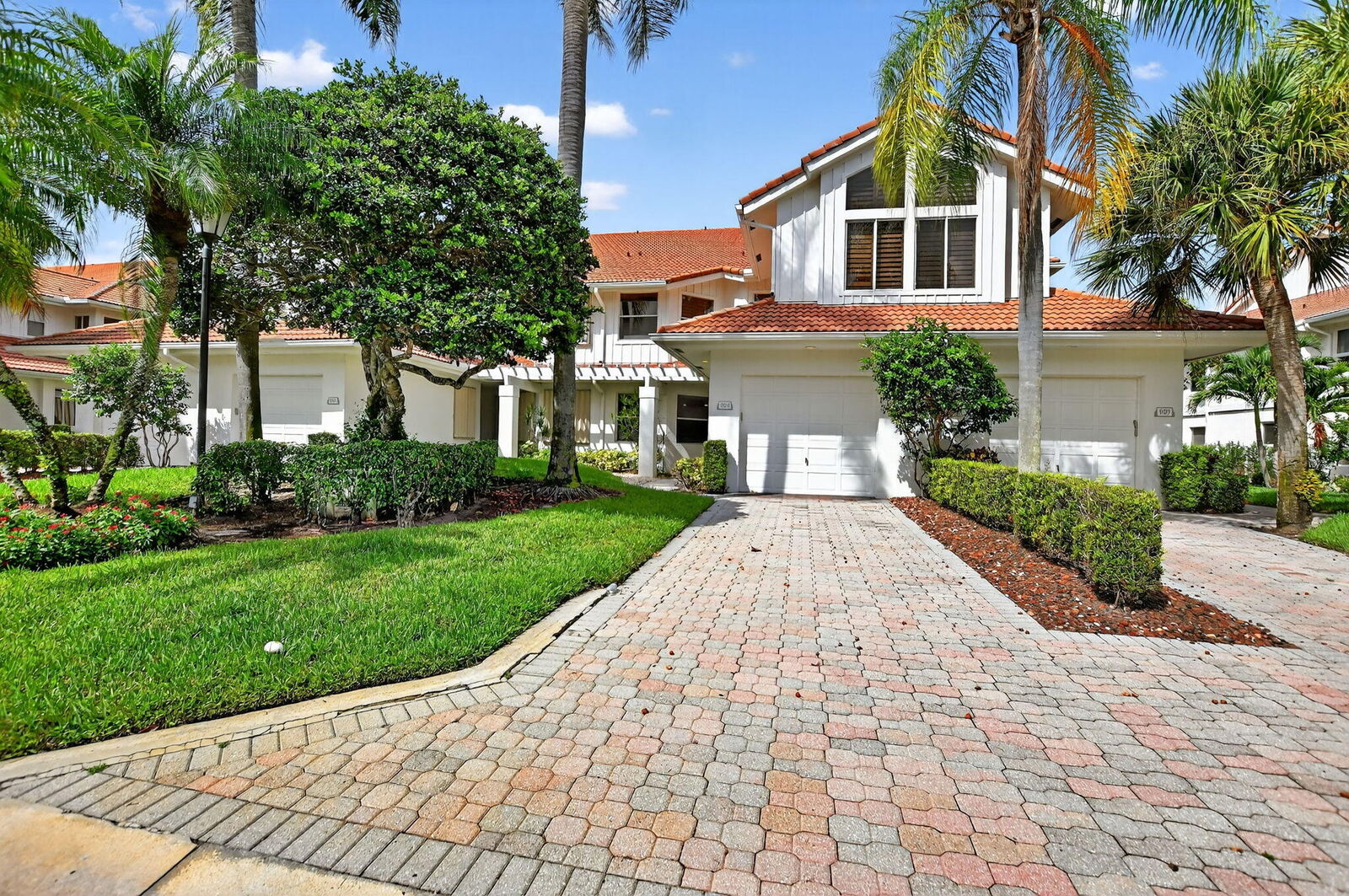 Property Photo: 5781 NW 24th Avenue 904 FL 33496