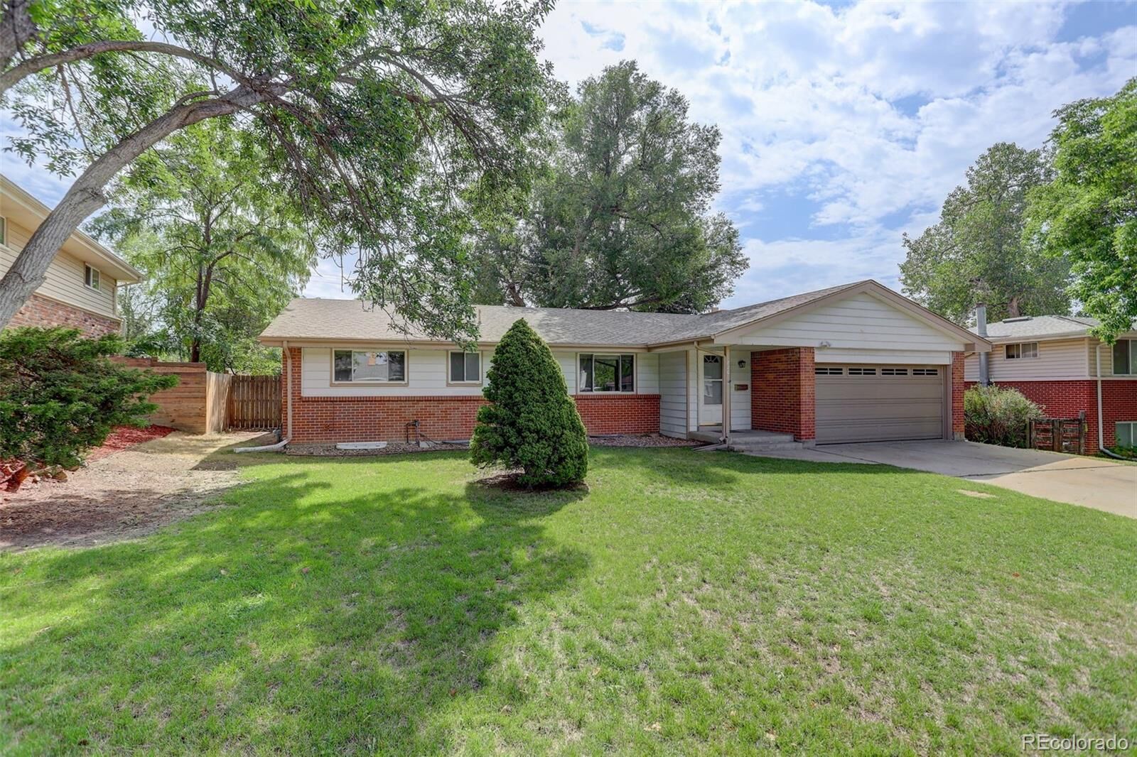 Property Photo:  820 W 7th Avenue Drive  CO 80020 