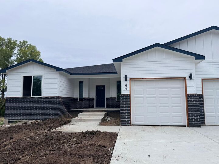 Property Photo: 195 S Arbor Valley Way KS 67147