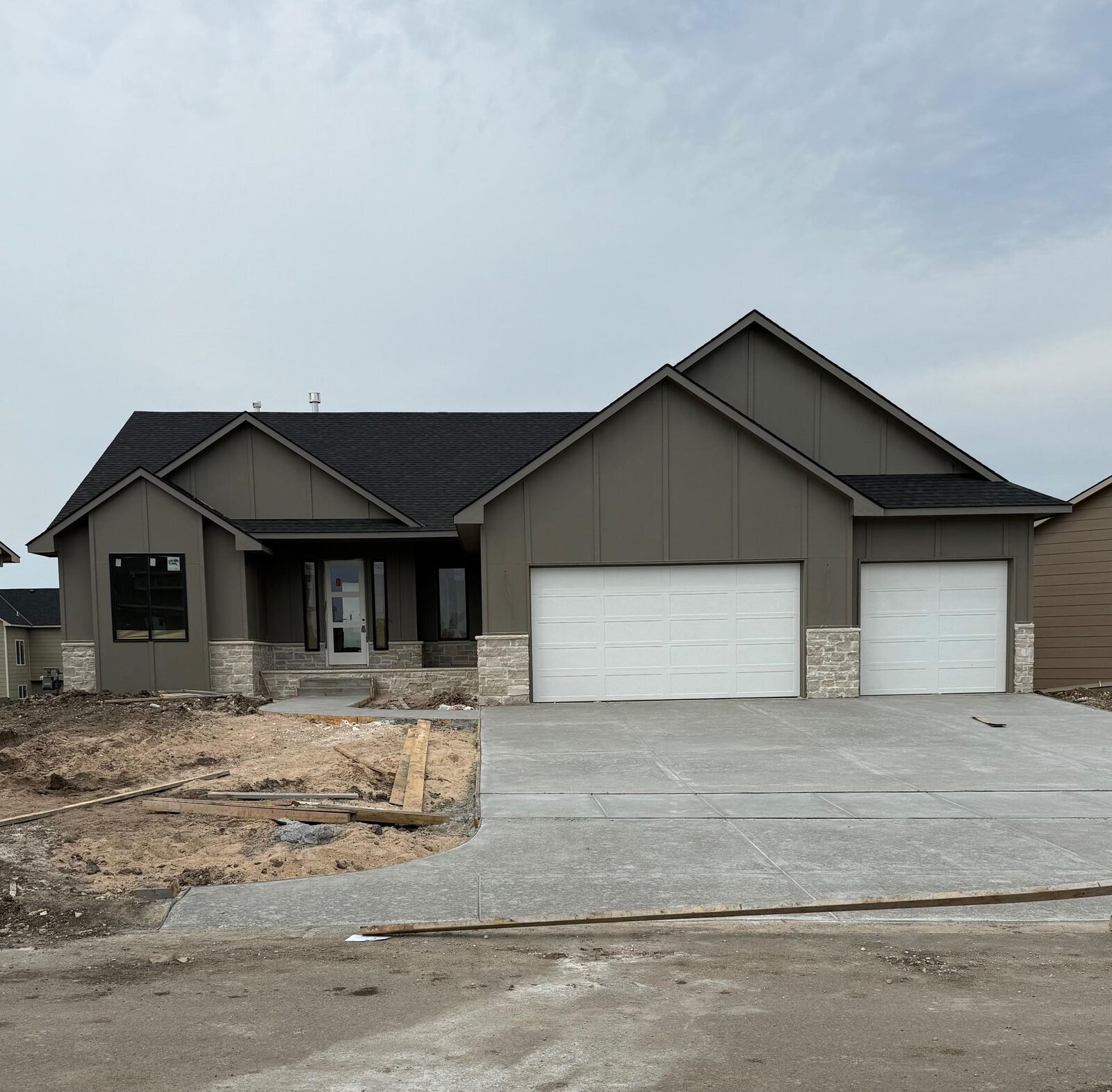 Property Photo:  3240 N Bedford Ct  KS 67226 