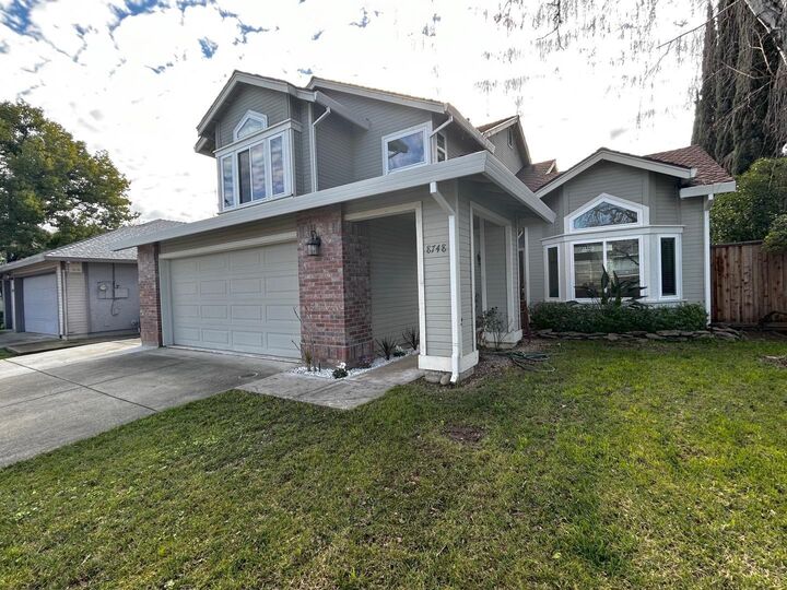 Property Photo: 8748 Kentshire Way CA 95828
