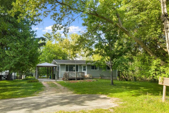 Property Photo: 604 Halbert Street WI 54941
