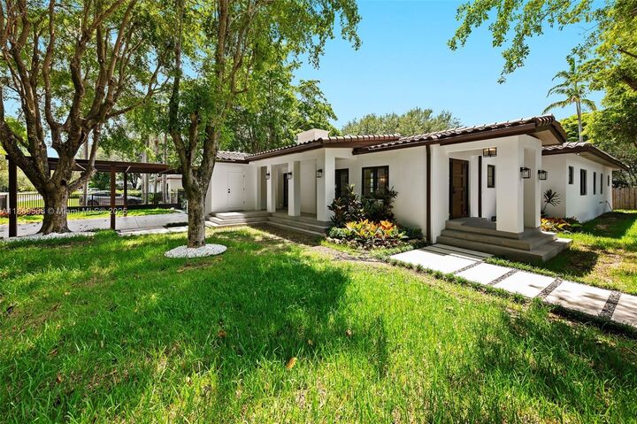 Property Photo: 7402 SW 54th Ave FL 33143