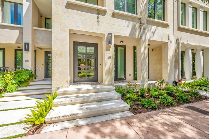 Property Photo: 617 Almeria Ave FL 33134