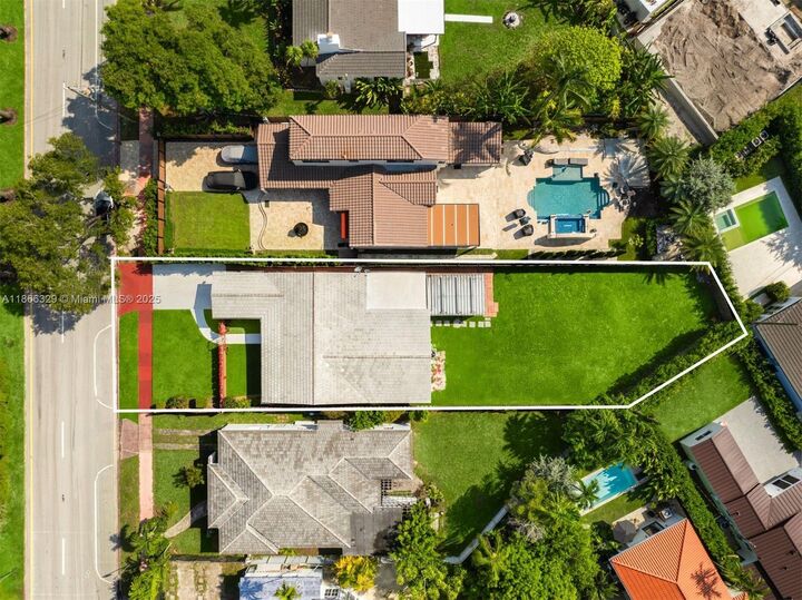 5127 Alton Rd  Miami Beach FL 33140 photo