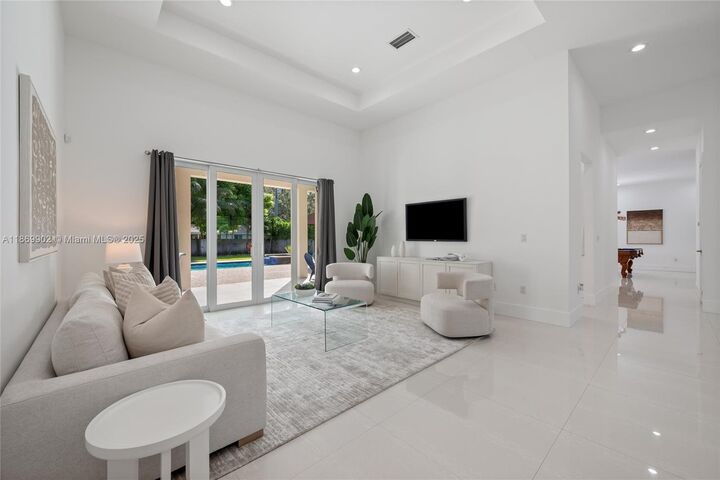 Property Photo:  10703 SW 84th Ave  FL 33156