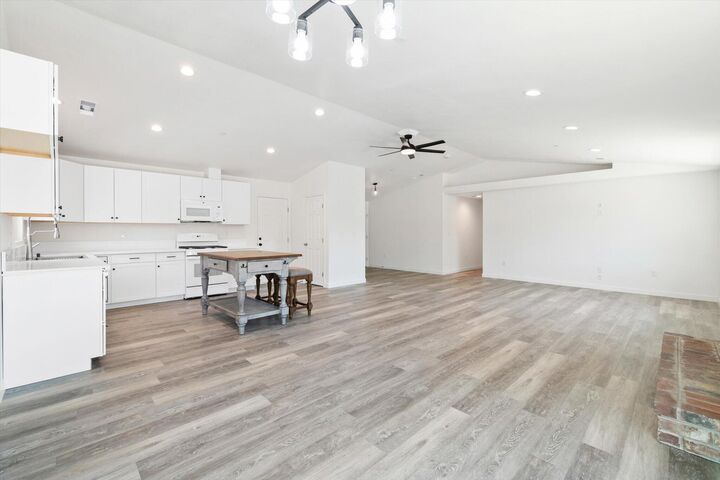 Property Photo: 3276 School Street CA 96002