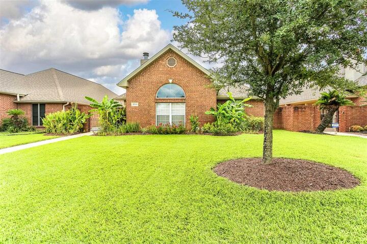 Property Photo: 2511 Vogue Drive LA 70605