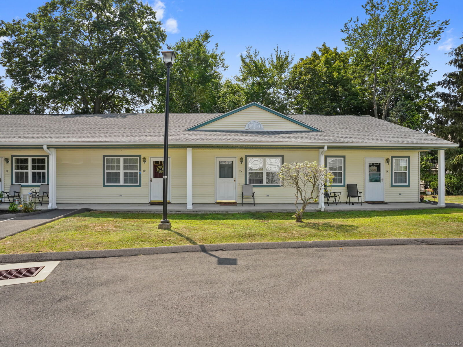 Property Photo:  333 West Avenue 13  CT 06461 