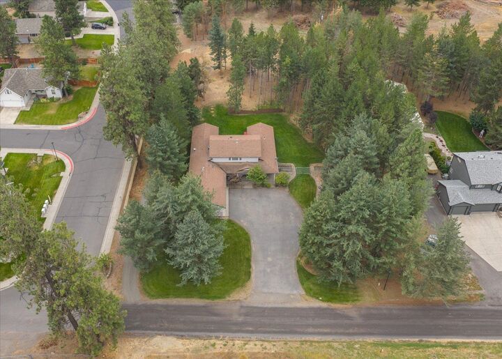 Property Photo: 210 W Paradise Rd WA 99004