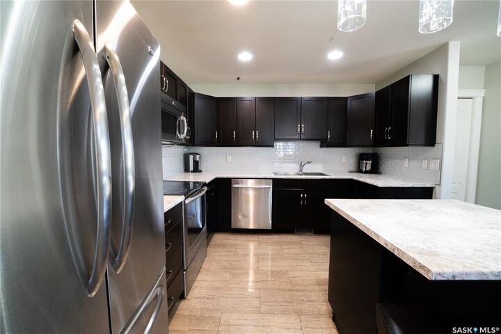 Property Photo:  544 M Avenue N  SK S7L 2S8 