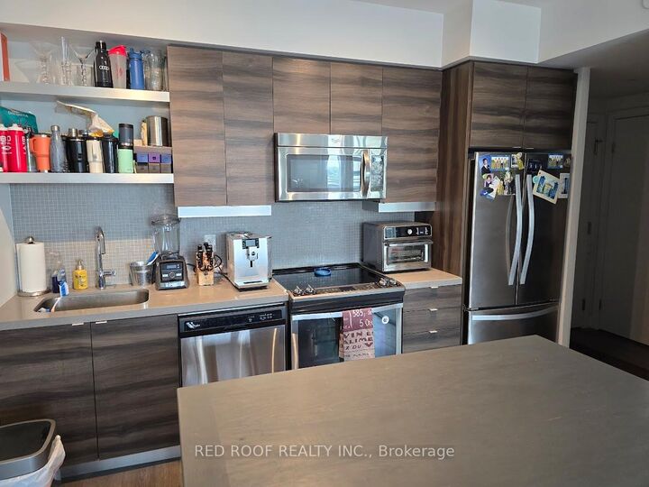 Property Photo: 525 Adelaide Street W 909 ON M5V 0N7