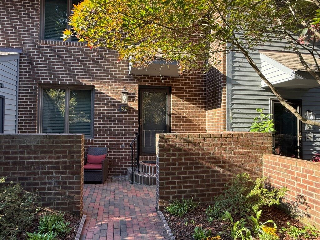Property Photo: 2133 S Henry Street 52 VA 23185