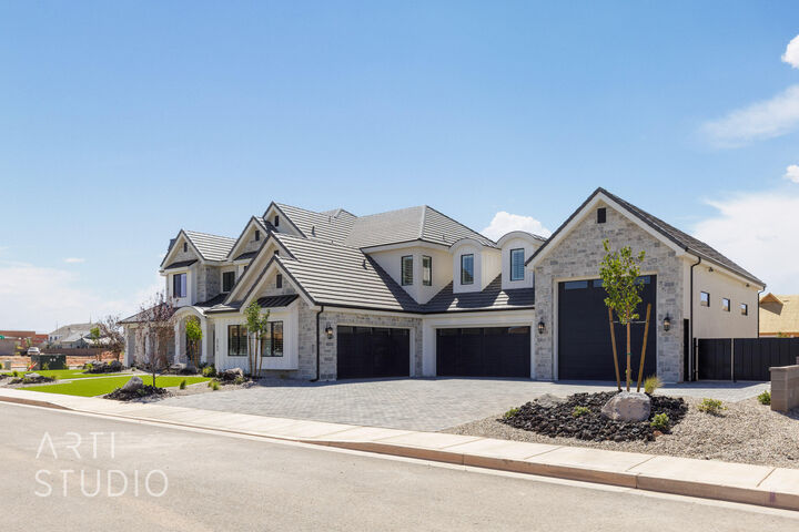 Property Photo: 2752 S 240 W UT 84780