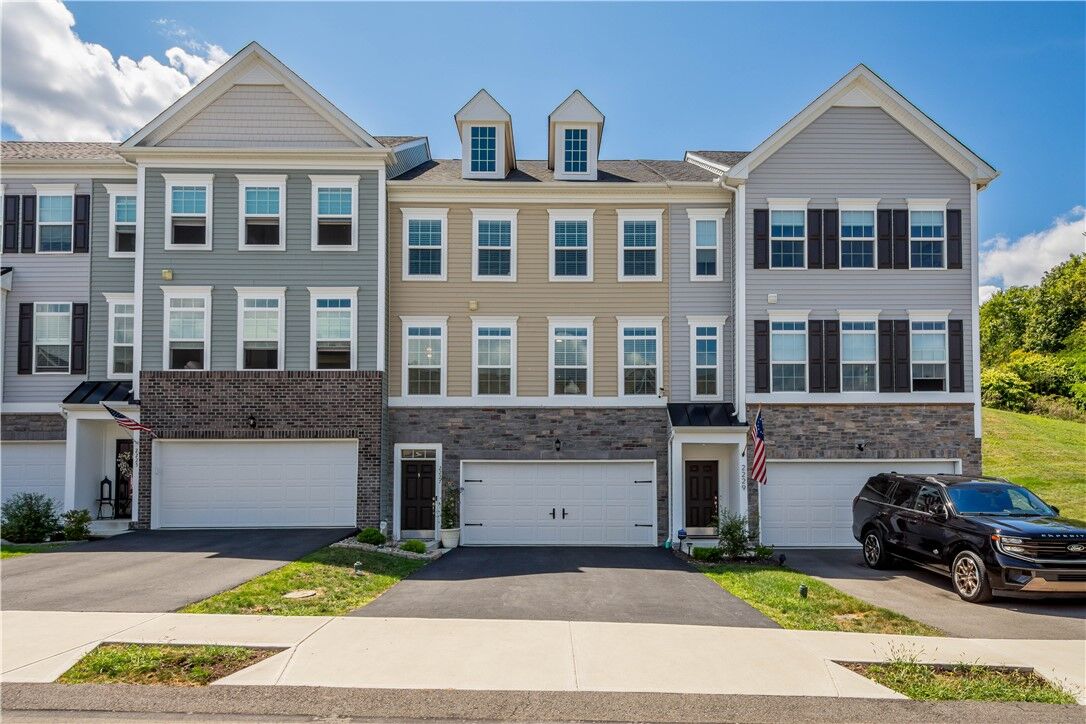 Property Photo:  2227 Shawnee Drive  PA 15301 