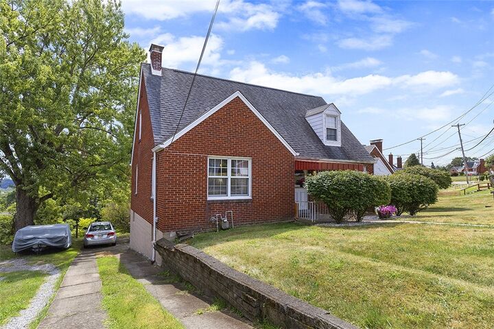 Property Photo:  840 Agnew Rd  PA 15227 