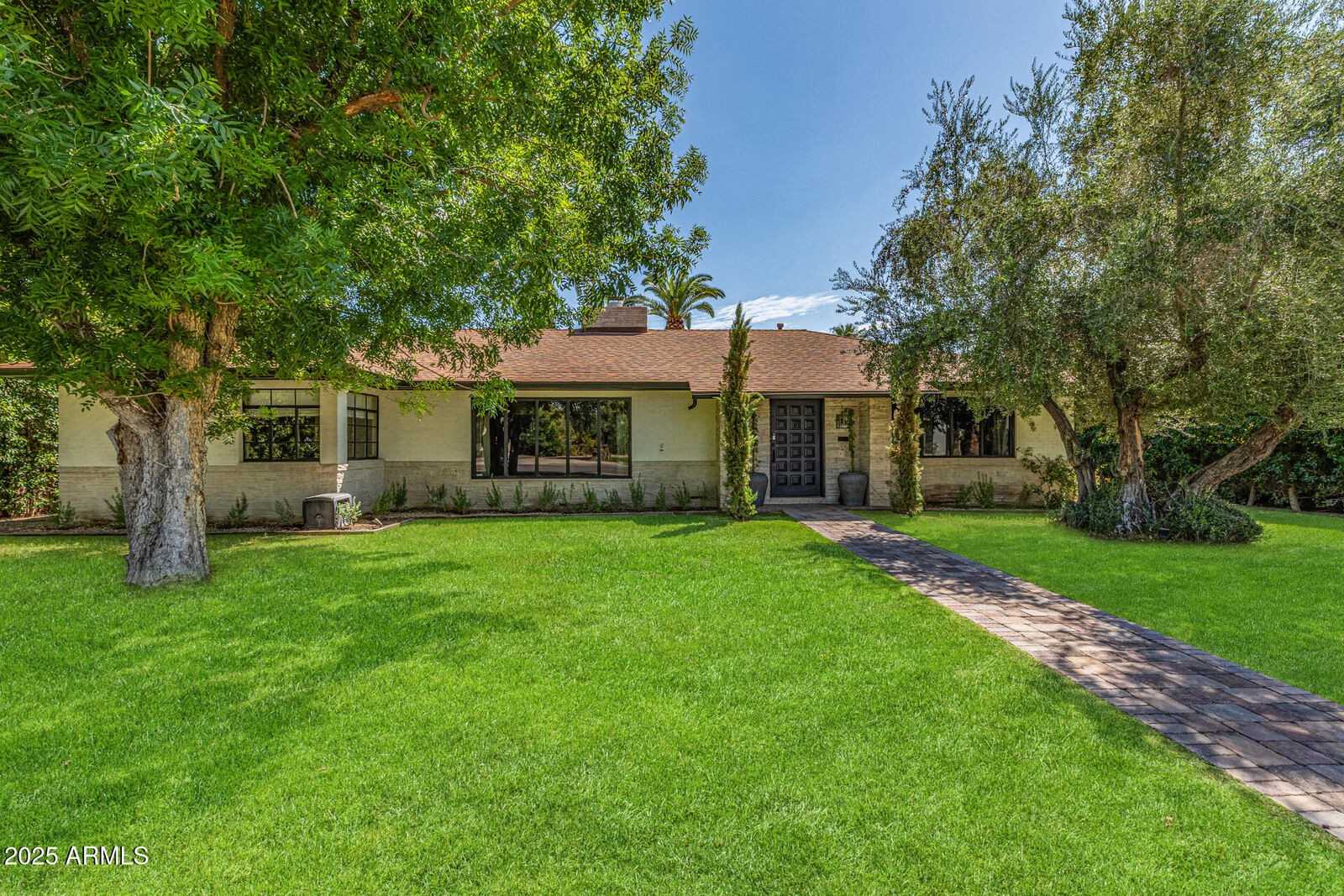 Property Photo:  2111 Encanto Drive SW  AZ 85007 