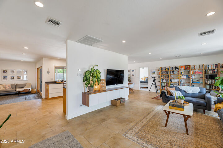 Property Photo:  2849 E Cannon Drive  AZ 85028 