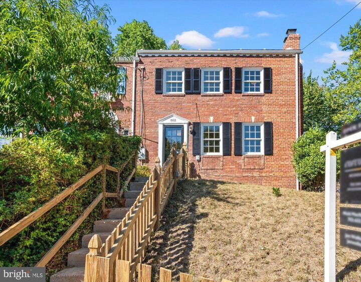 Property Photo: 803 Second Street VA 22314