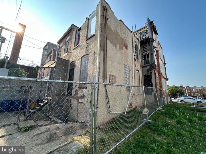 Property Photo:  1386 W North Avenue  MD 21217 