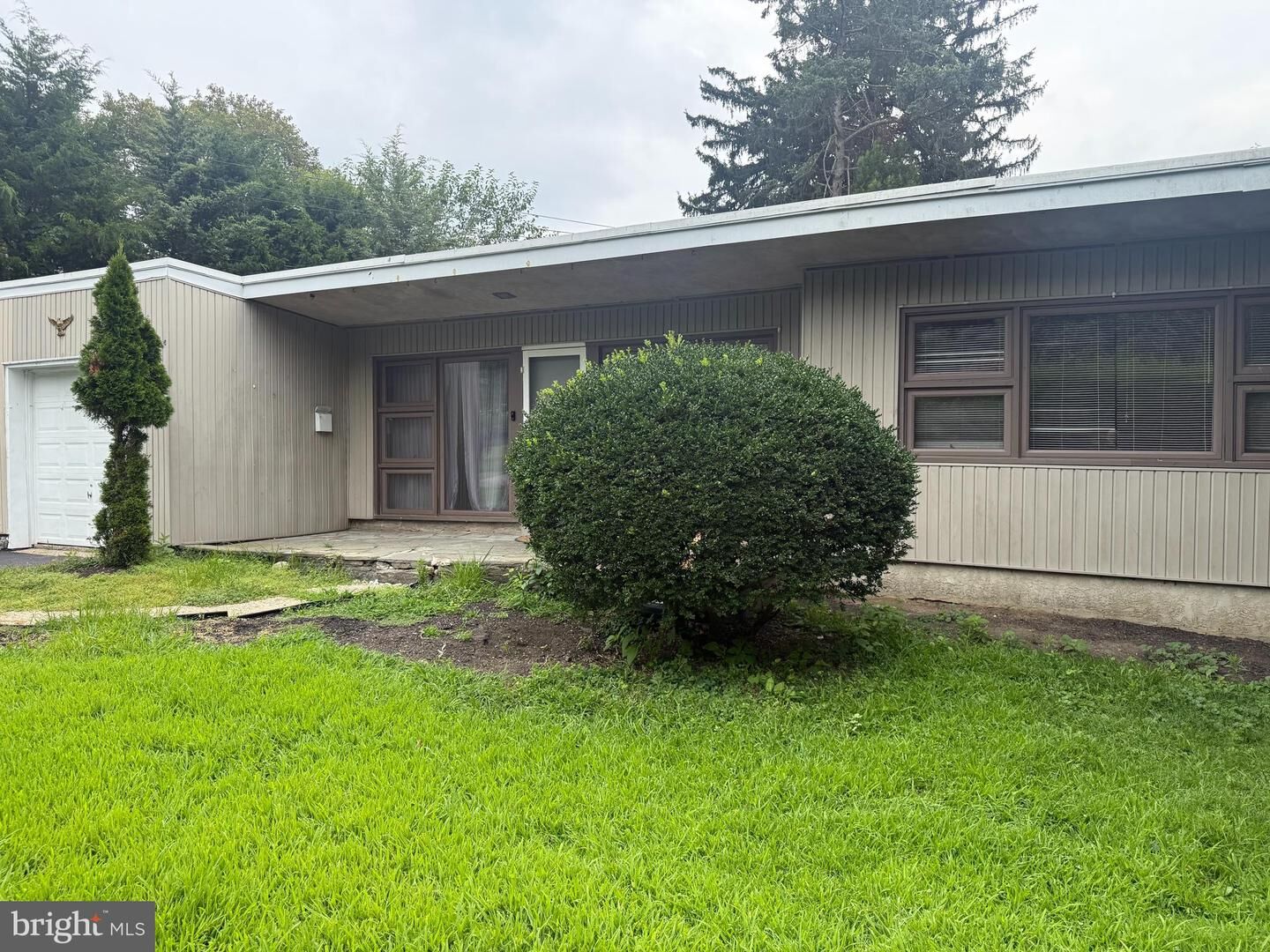 Property Photo:  499 Summit Avenue  PA 19128 