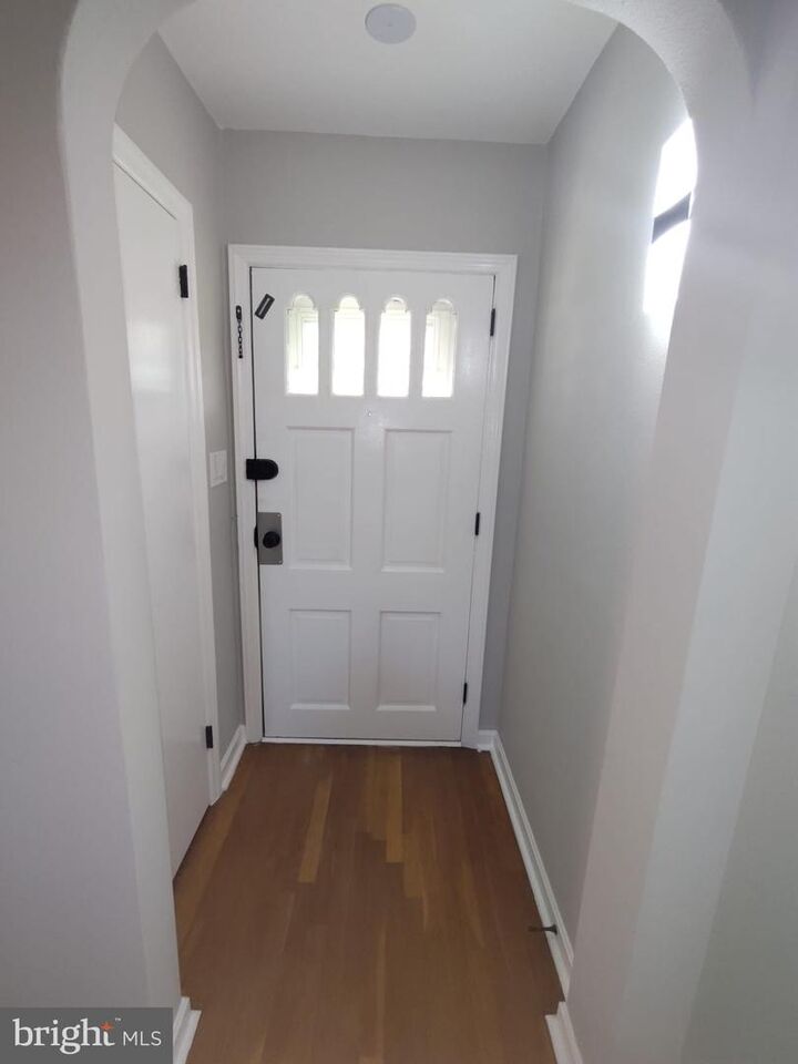 Property Photo:  140 Gainsboro  NJ 08648 