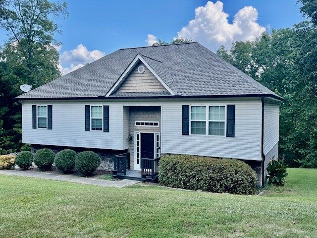 Property Photo: 163 Gladstone Way GA 30740