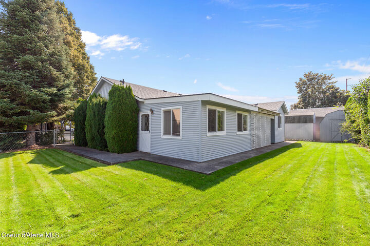 Property Photo:  2431 N Rawhide Ridge Rd  ID 83854 