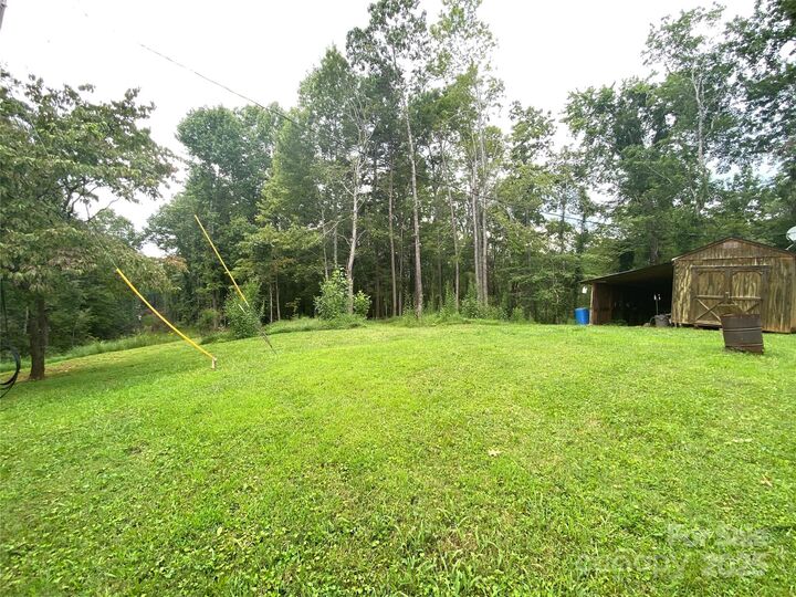 Property Photo: 1215 W Payne Road NC 28752