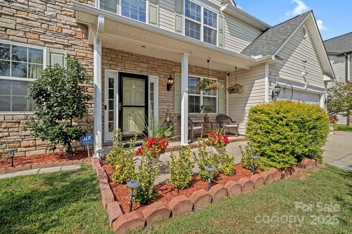 Property Photo: 2 Breyerton Court NC 28804