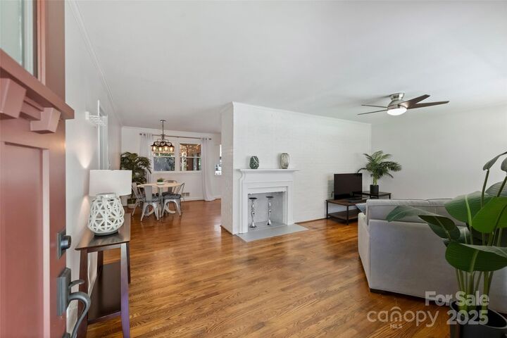 Property Photo: 826 Montford Drive NC 28209