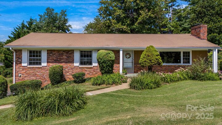 8 Fox Chase Road  Asheville NC 28804 photo