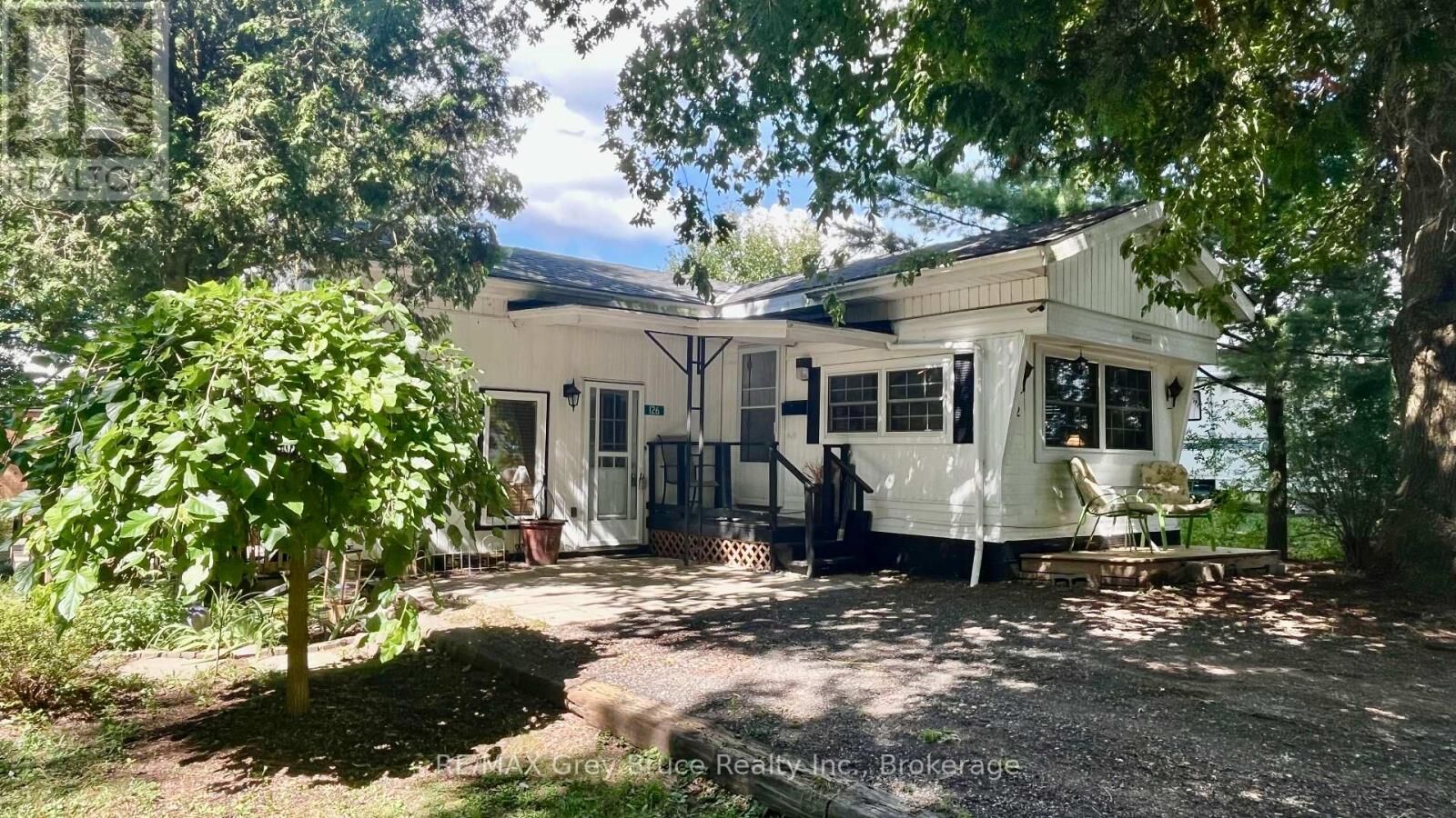 Property Photo: 126 Harvey Street ON N0H 2N0