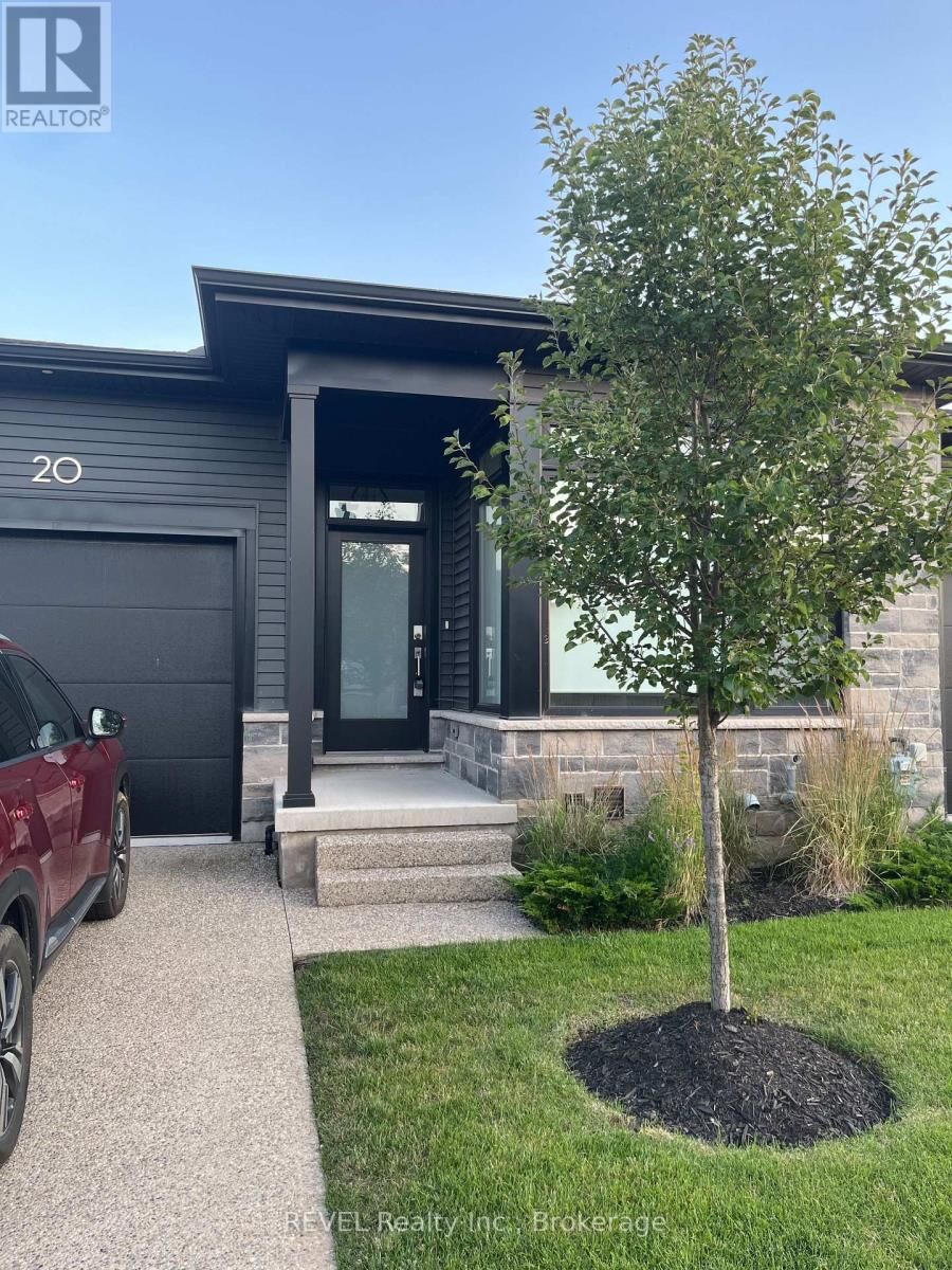 Property Photo: 8974 Willoughby Drive 20 ON L2G 7Y4